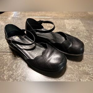 Dansko Black Leather Mary Janes EUC eu 41